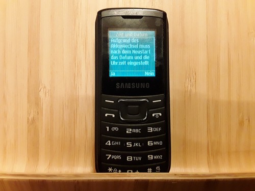 Handy samsung e1100 schwarz - samsung,